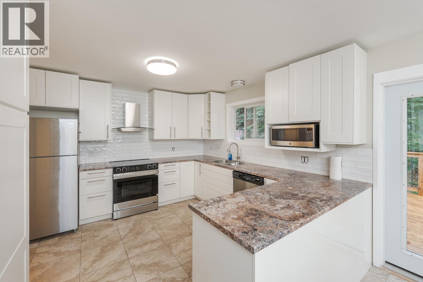 7427 Pearl Drive, Prince George, British Columbia  V2K 4K3 - Photo 6 - R3060536