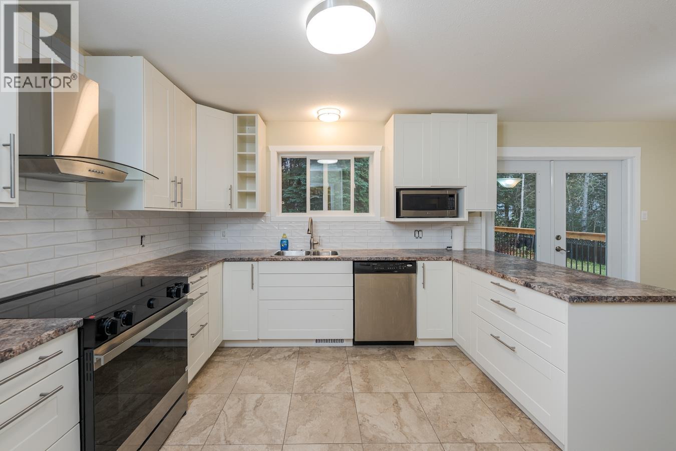 7427 Pearl Drive, Prince George, British Columbia  V2K 4K3 - Photo 5 - R3060536