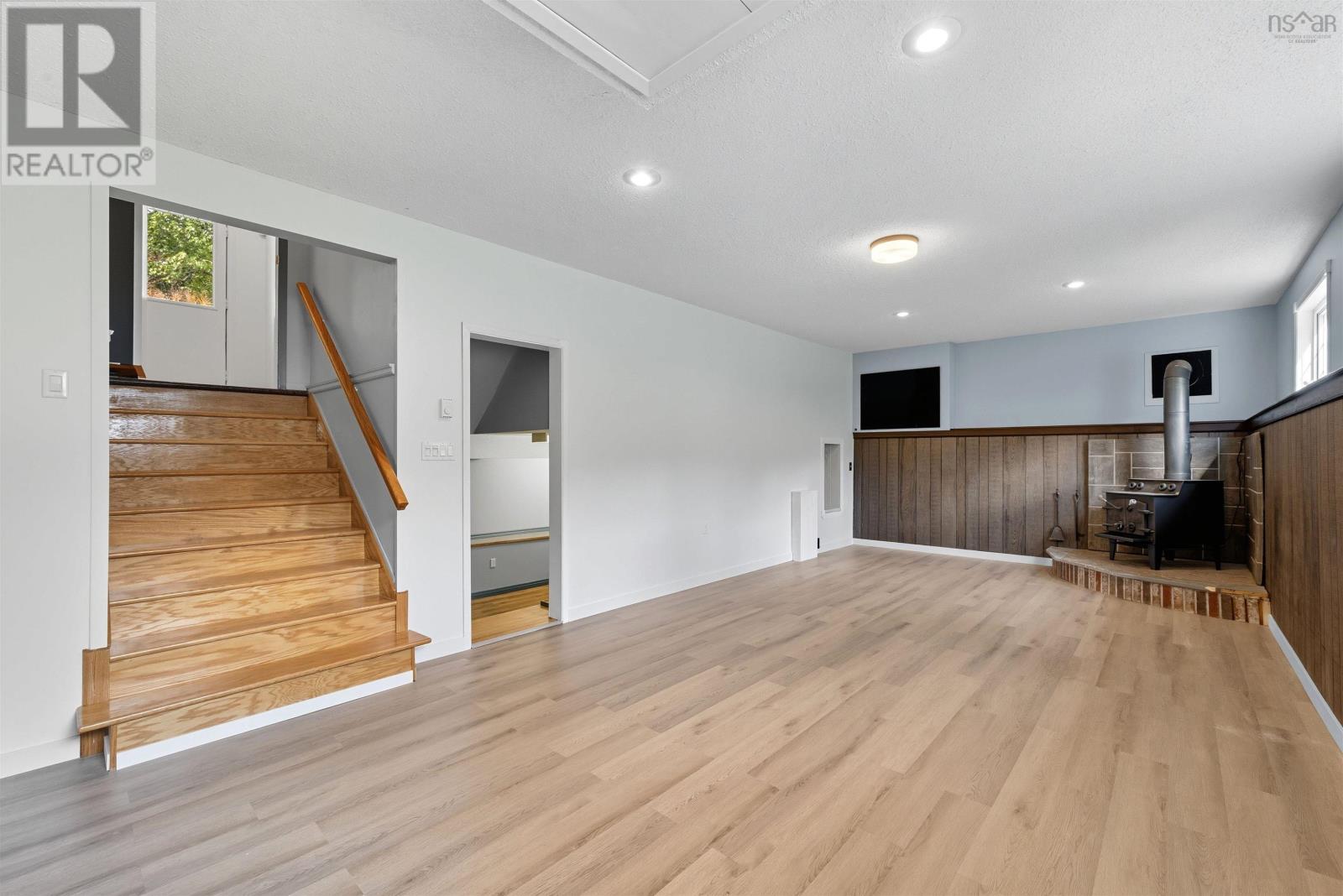 206 Lakeview Road, Lakeview, Nova Scotia  B4C 4C8 - Photo 30 - 202524902