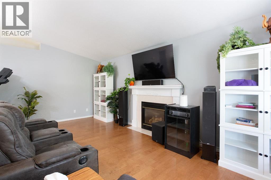 828 Pioneer Drive, Irricana, Alberta  T0M 1B0 - Photo 4 - A2257856