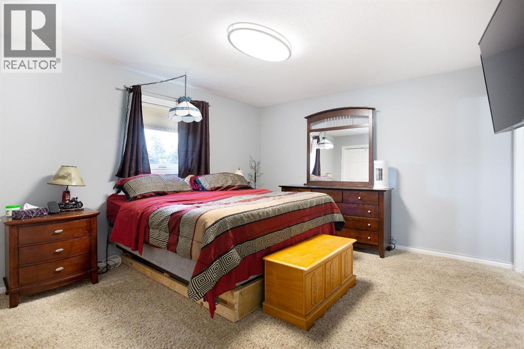 828 Pioneer Drive, Irricana, Alberta  T0M 1B0 - Photo 11 - A2257856