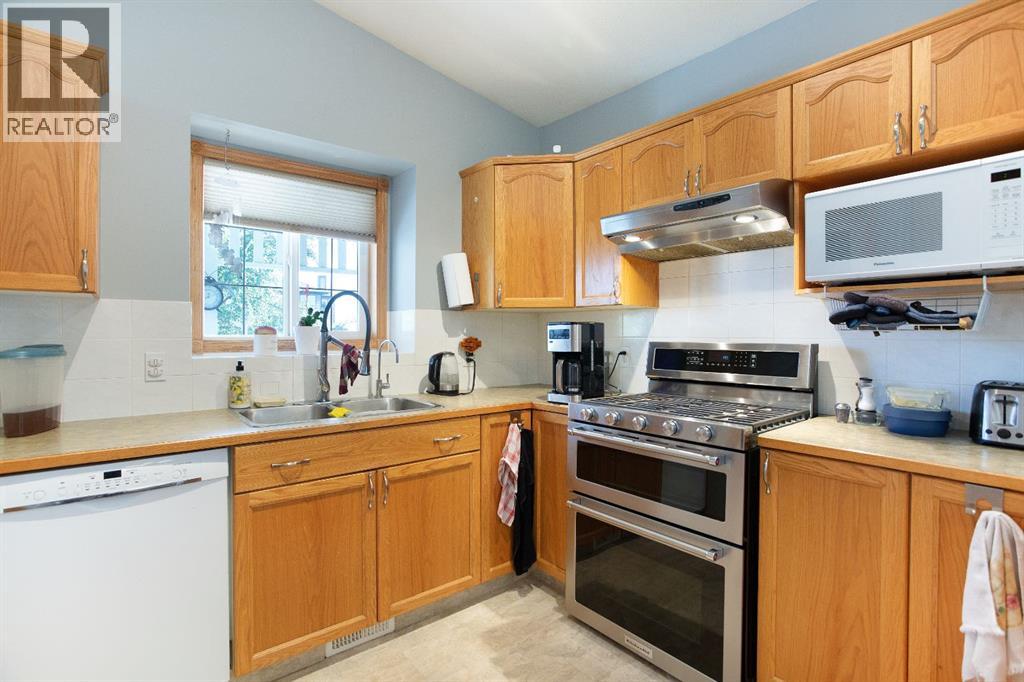 828 Pioneer Drive, Irricana, Alberta  T0M 1B0 - Photo 8 - A2257856