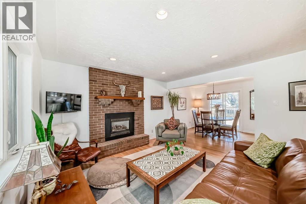 91 Chisholm Crescent Nw, Calgary, Alberta  T2L 0Y9 - Photo 5 - A2264884