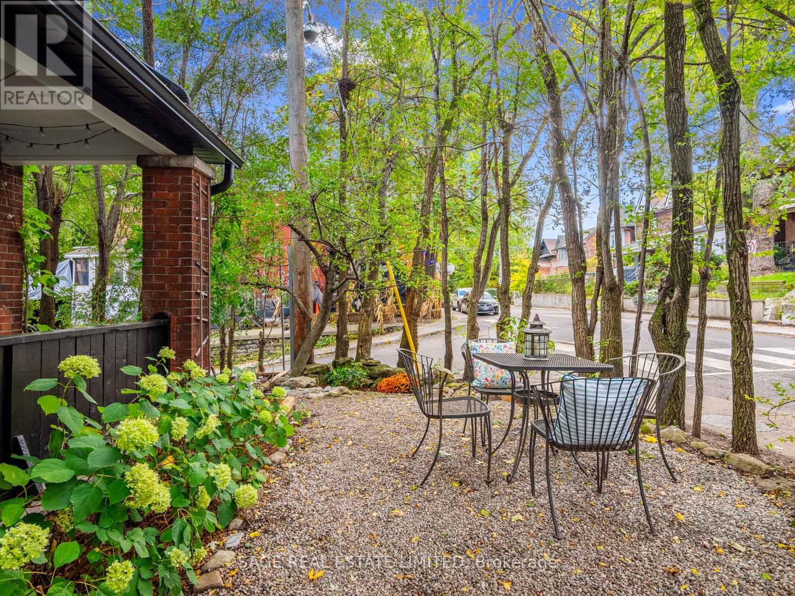 439 Leslie Street, Toronto, Ontario  M4M 3E5 - Photo 2 - E12474185