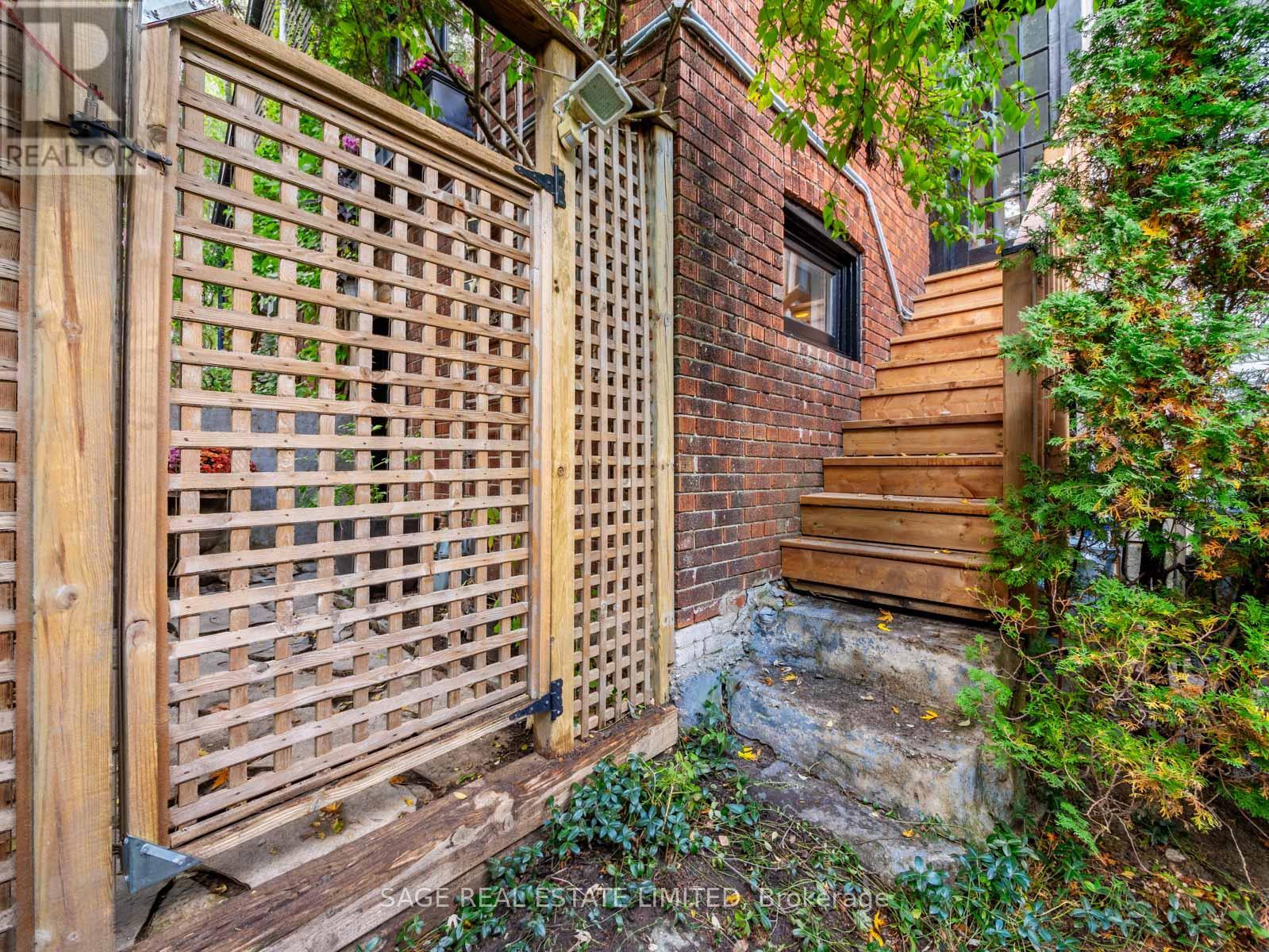 439 Leslie Street, Toronto, Ontario  M4M 3E5 - Photo 40 - E12474185