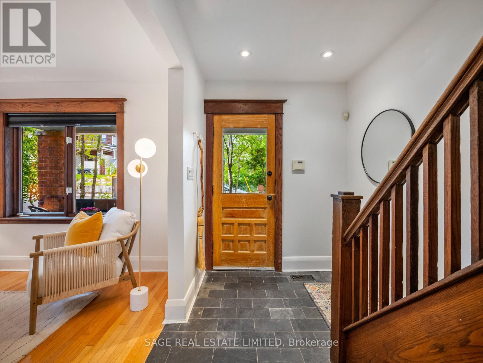 439 Leslie Street, Toronto, Ontario  M4M 3E5 - Photo 5 - E12474185