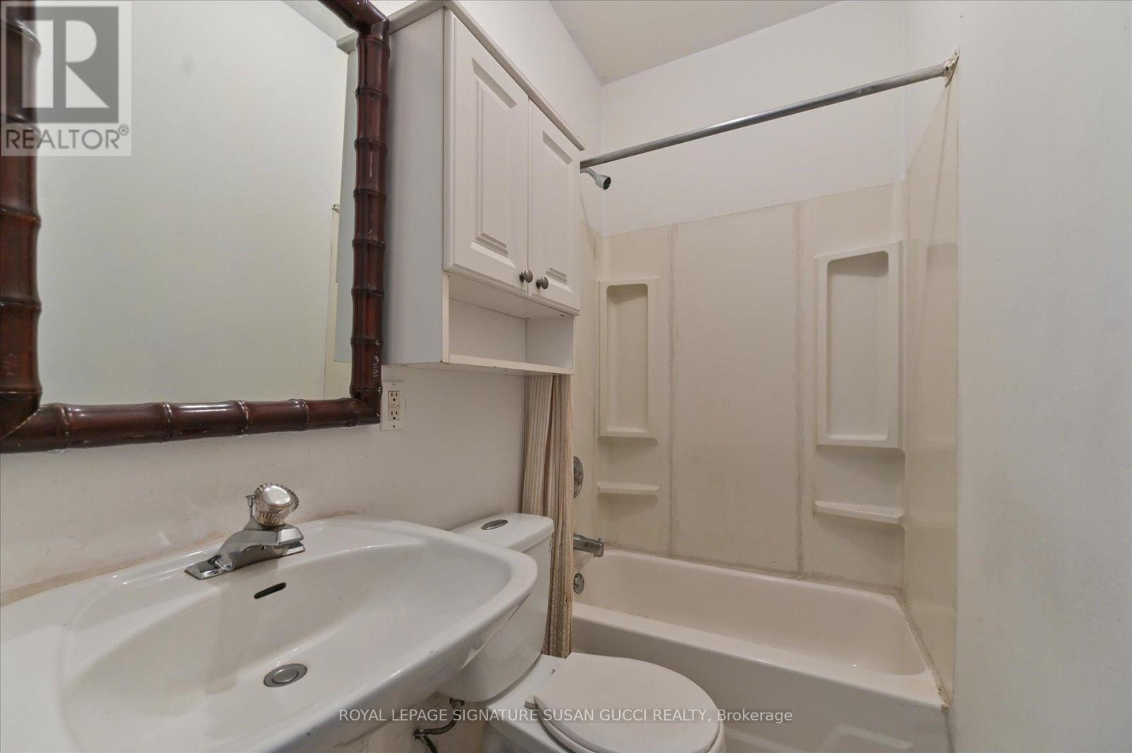 9 Everett Crescent, Toronto, Ontario  M4C 4P3 - Photo 16 - E12474247