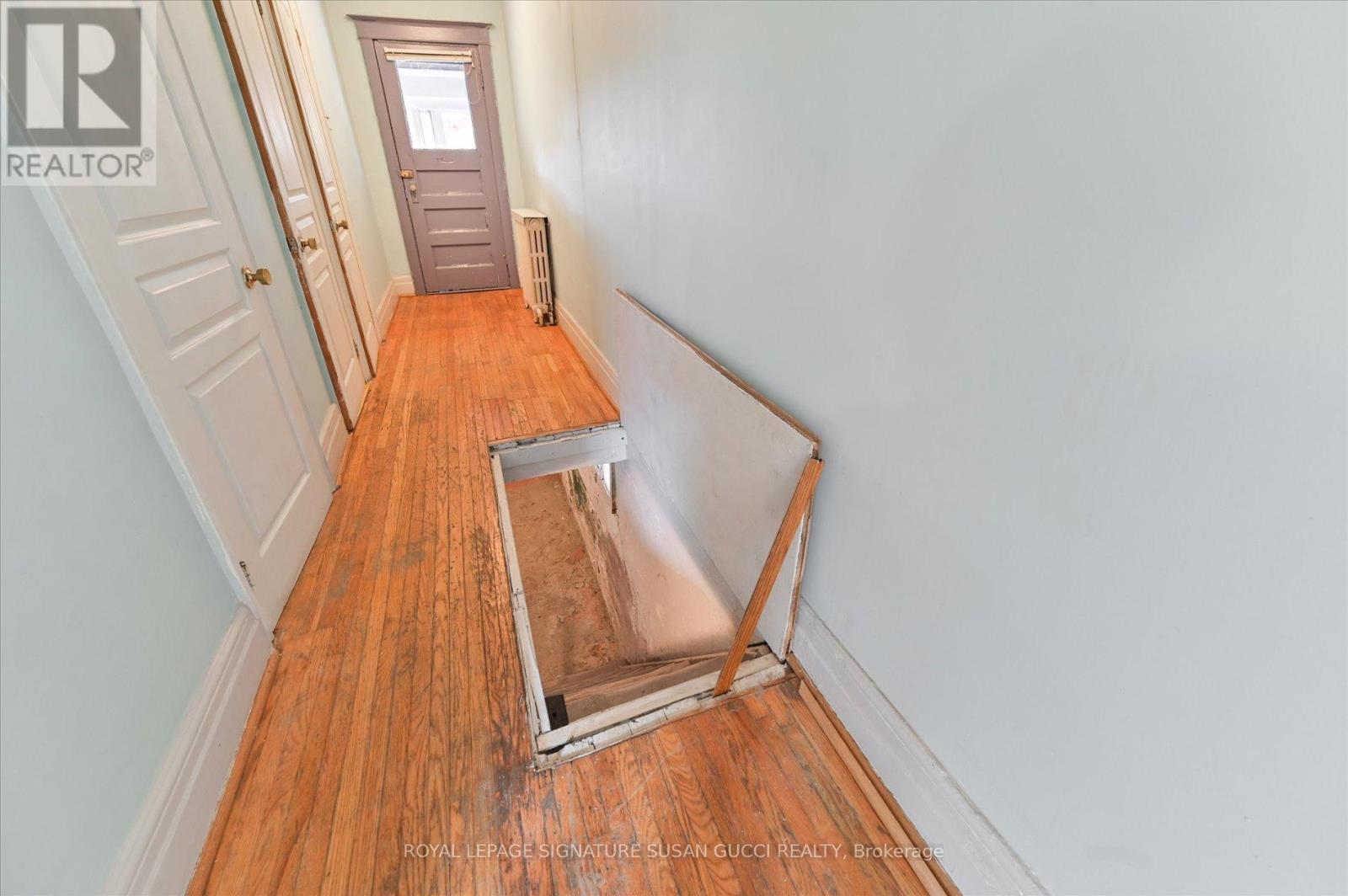 9 Everett Crescent, Toronto, Ontario  M4C 4P3 - Photo 17 - E12474247