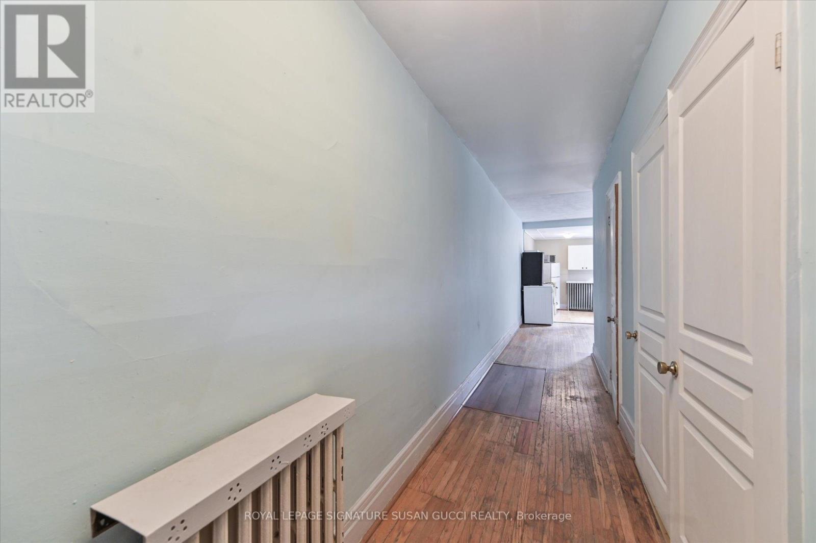 9 Everett Crescent, Toronto, Ontario  M4C 4P3 - Photo 6 - E12474247