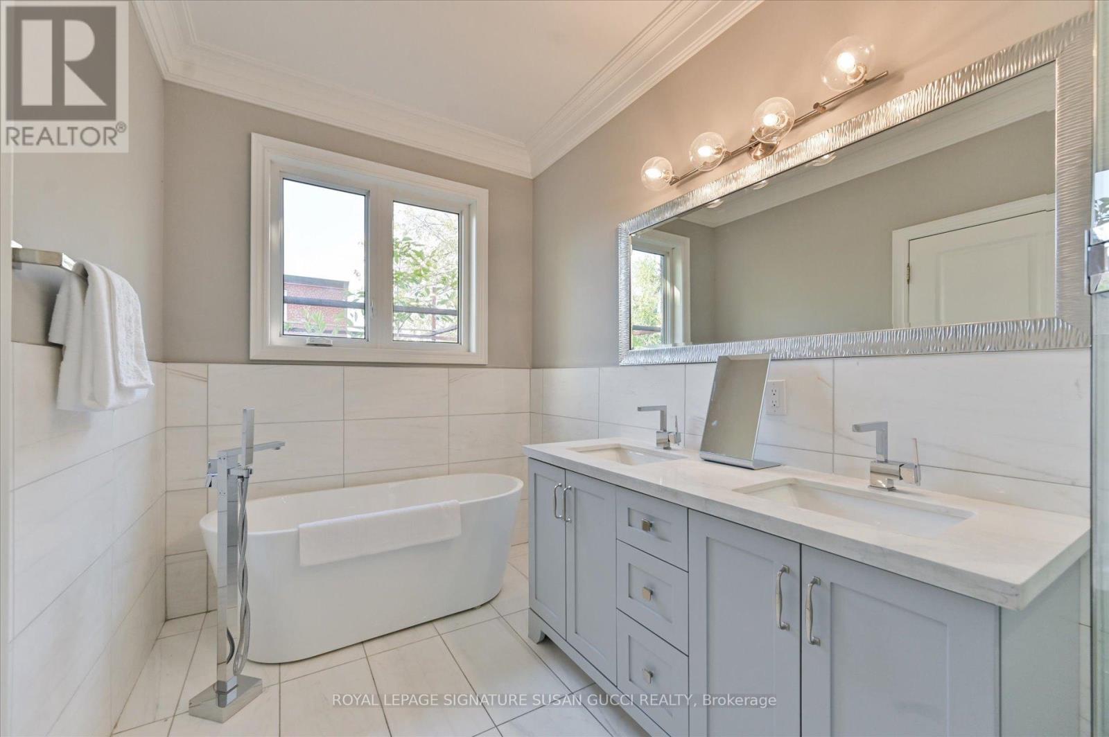 3 Holmstead Avenue, Toronto, Ontario  M4B 1S9 - Photo 29 - E12474281