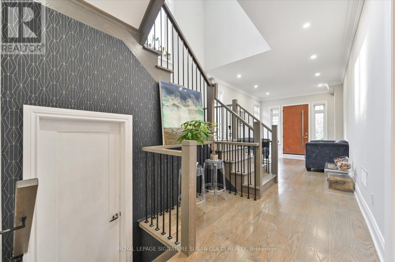3 Holmstead Avenue, Toronto, Ontario  M4B 1S9 - Photo 6 - E12474281
