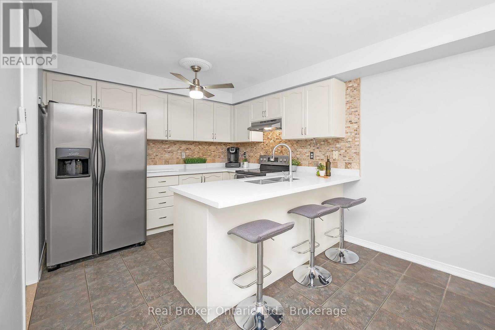 248 Hawkview Boulevard, Vaughan, Ontario  L4H 2G6 - Photo 14 - N12474331