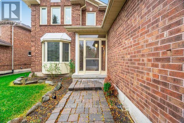 86 Dina Road, Vaughan, Ontario  L6A 1L7 - Photo 3 - N12474229