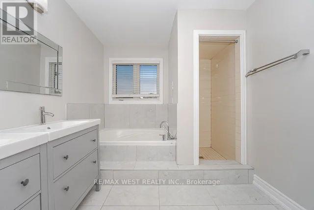86 Dina Road, Vaughan, Ontario  L6A 1L7 - Photo 35 - N12474229