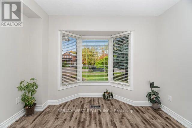 86 Dina Road, Vaughan, Ontario  L6A 1L7 - Photo 9 - N12474229