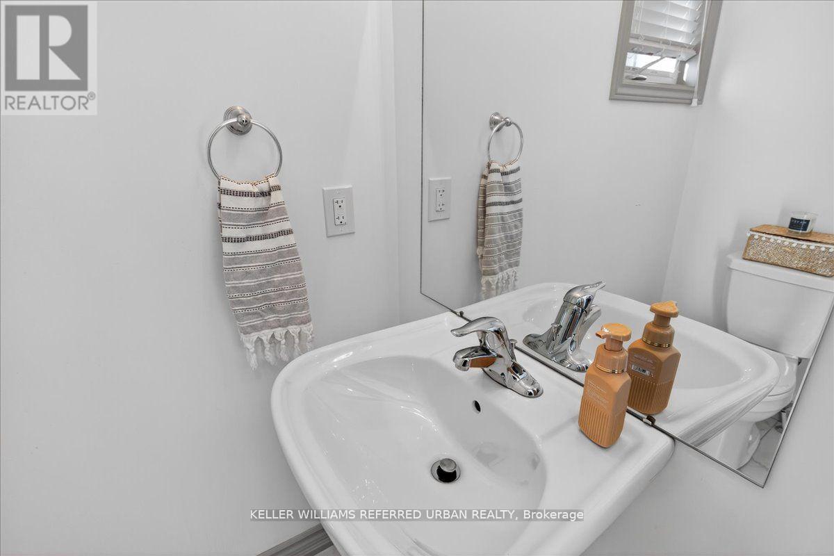 431 Rita's Avenue, Newmarket, Ontario  L3X 2N1 - Photo 41 - N12474253