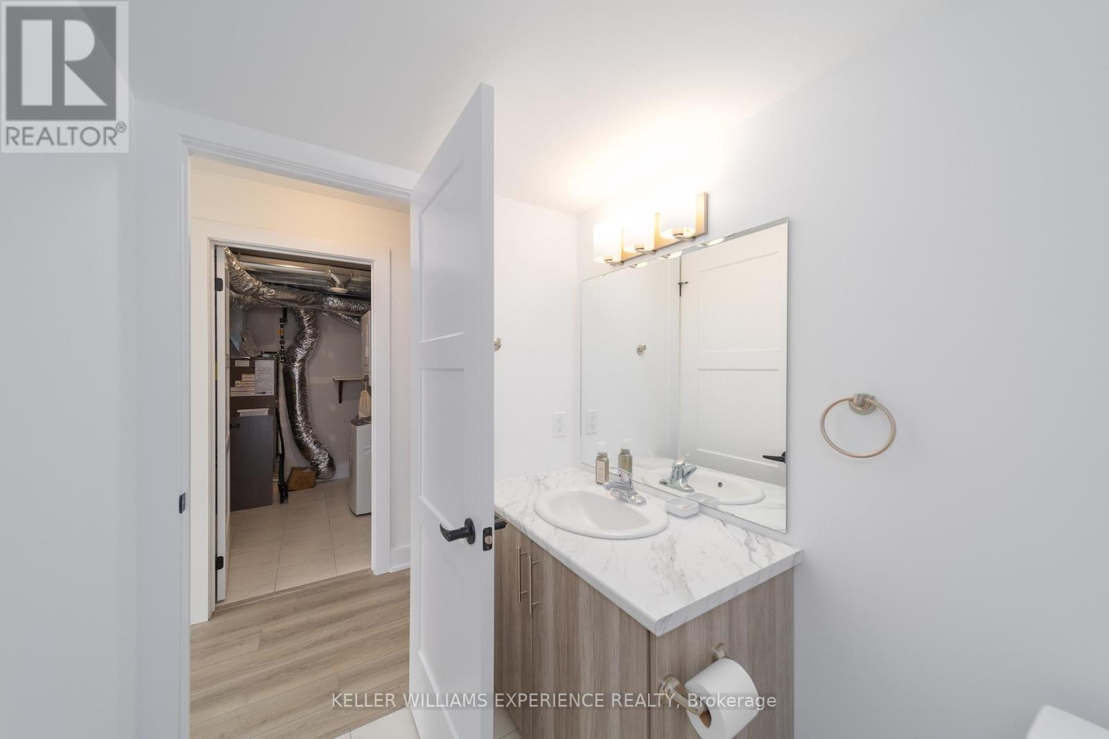 5 - 32 Wagon Lane, Barrie, Ontario  L9J 0V2 - Photo 14 - S12474216