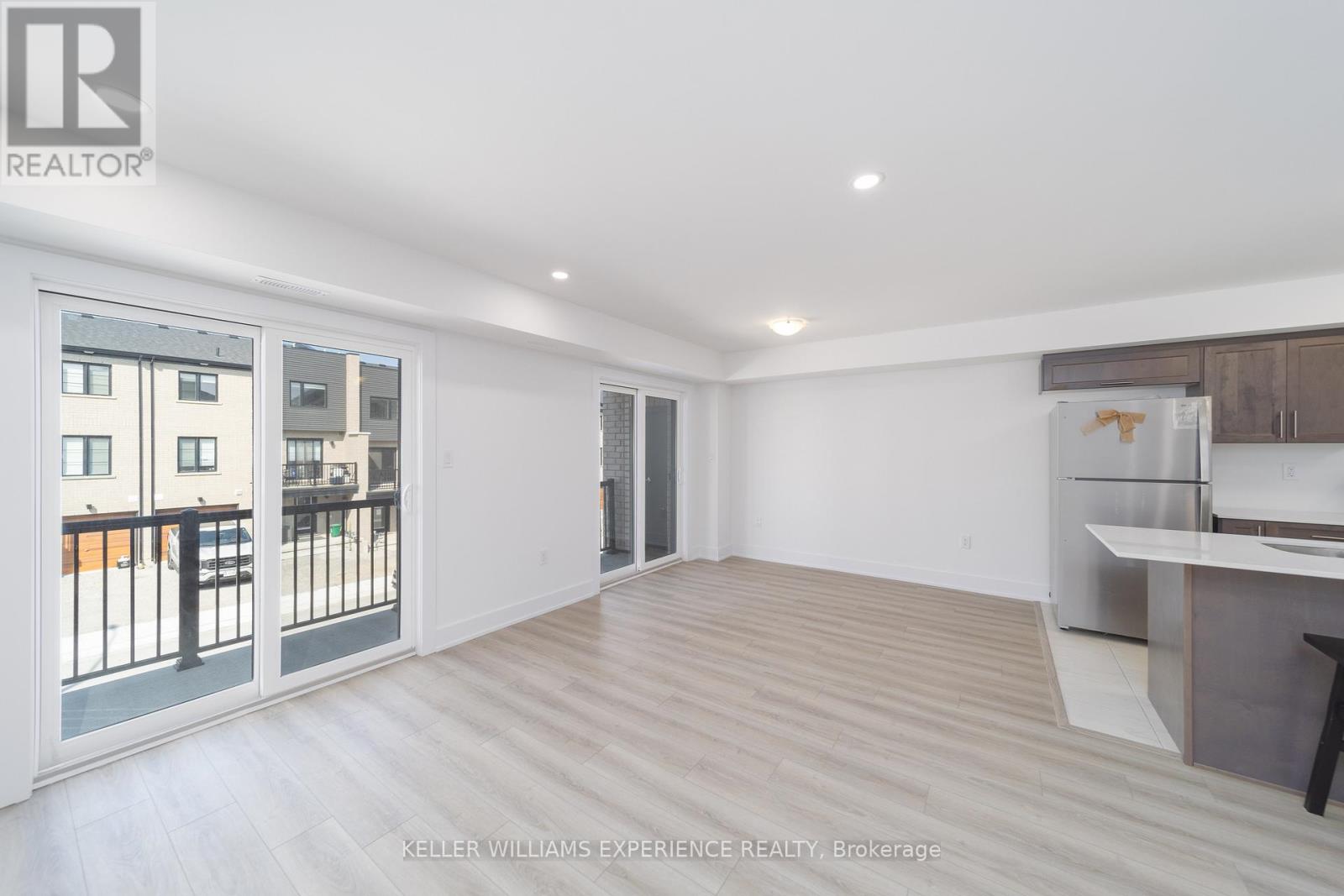 5 - 32 Wagon Lane, Barrie, Ontario  L9J 0V2 - Photo 8 - S12474216