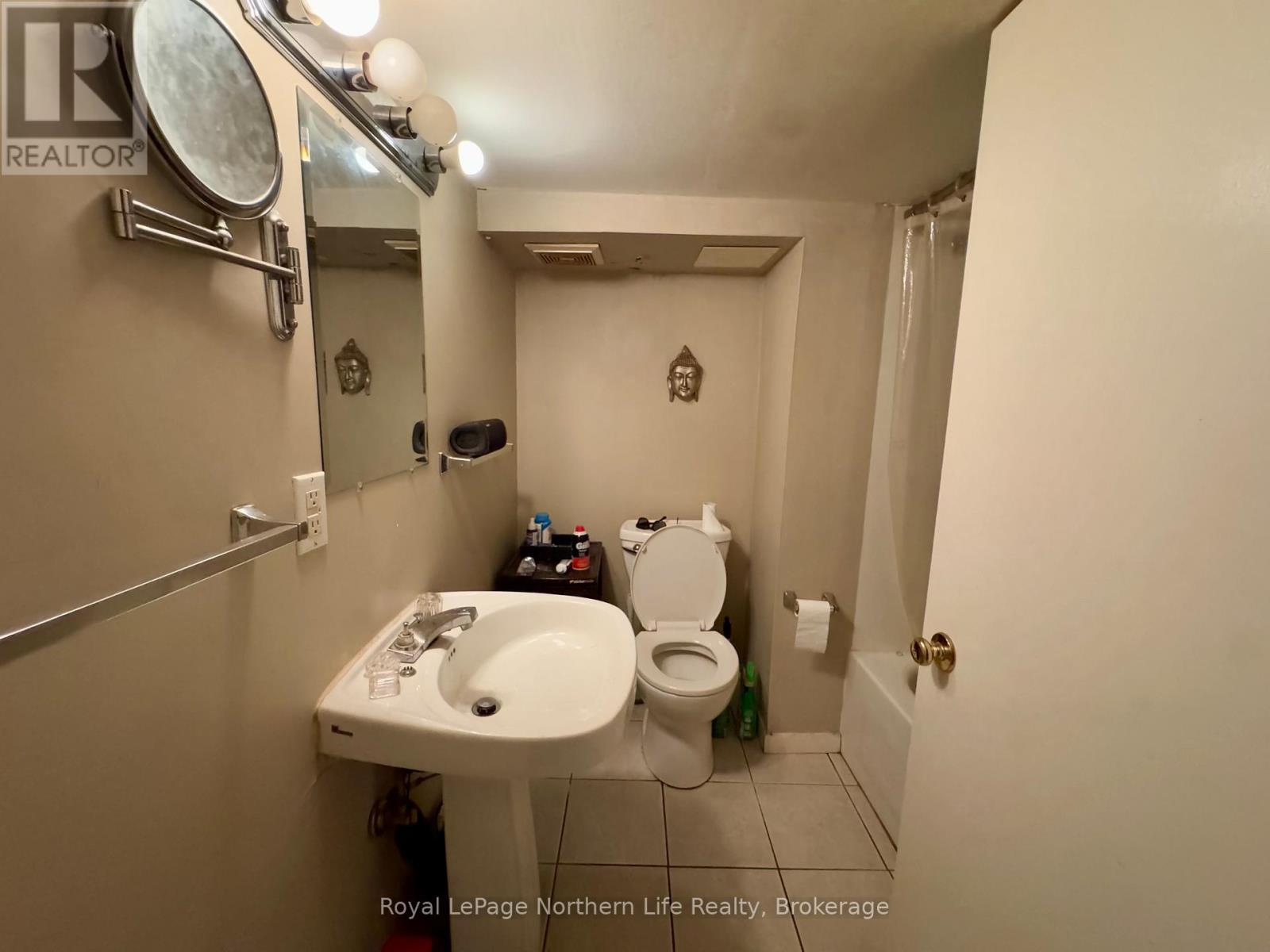 1107 Algonquin Avenue, North Bay, Ontario P1B 4Y1 - Photo 12 - X12474324