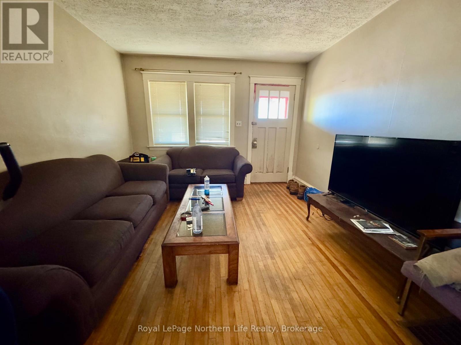 1107 Algonquin Avenue, North Bay, Ontario P1B 4Y1 - Photo 6 - X12474324