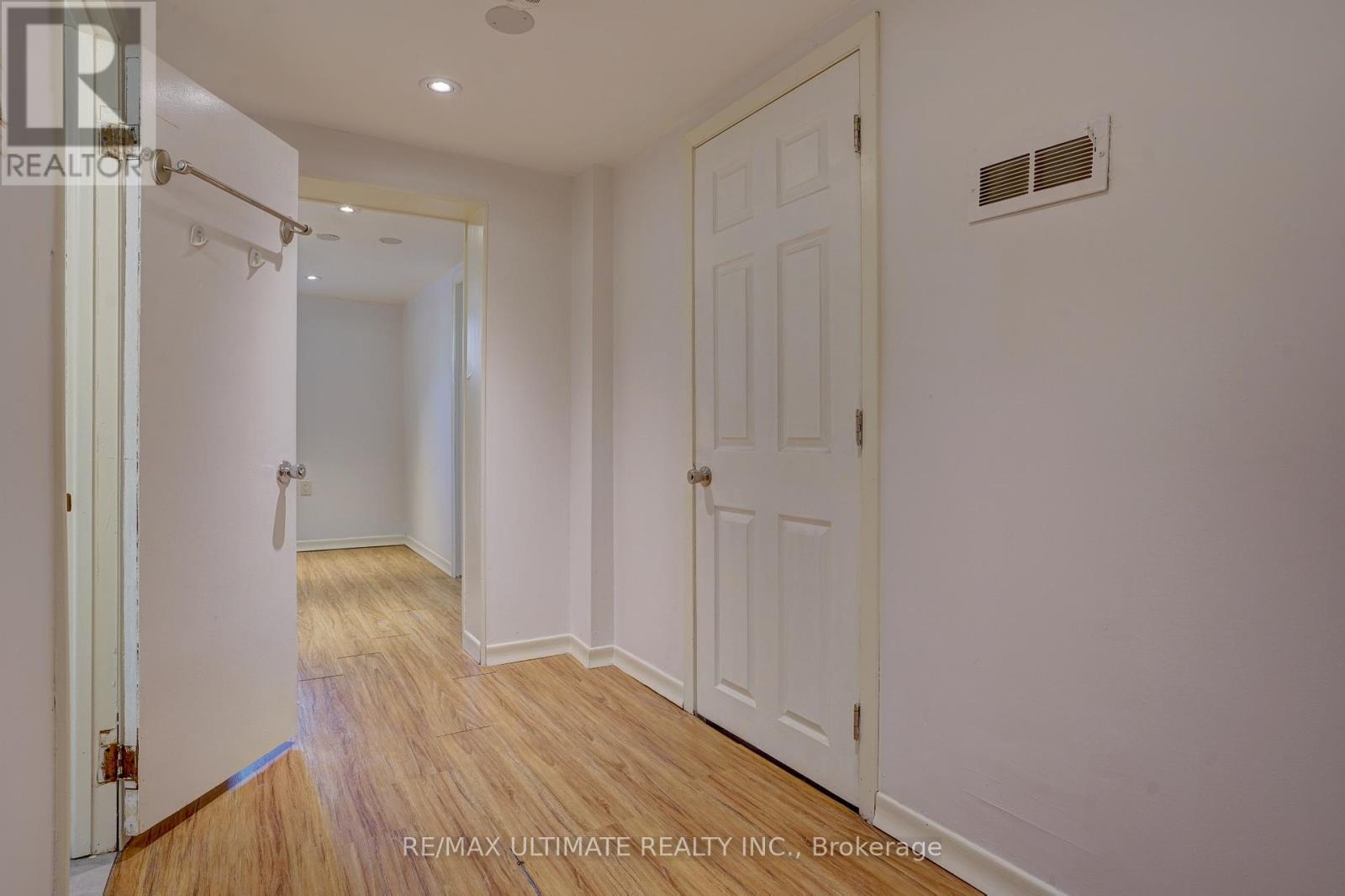 Lower - 23 Falmouth Avenue, Toronto, Ontario  M1K 4M5 - Photo 14 - E12471296
