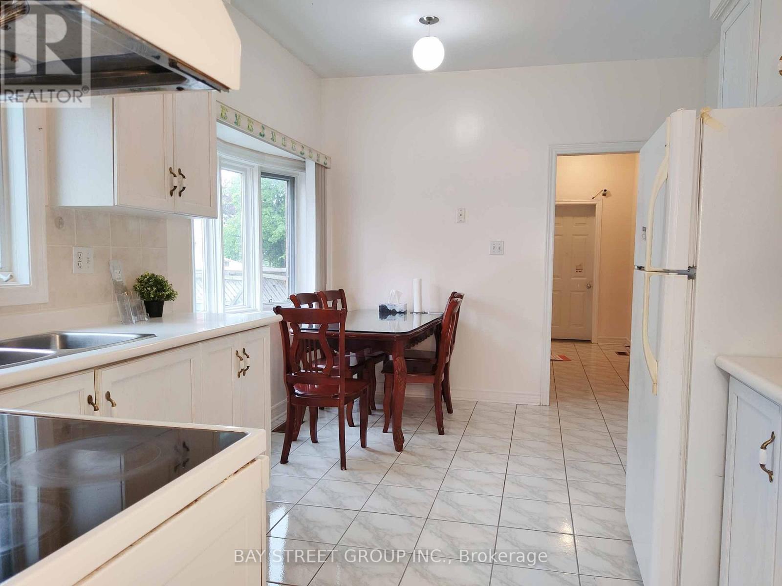 76 Greensboro Drive, Markham, Ontario  L3R 0V5 - Photo 10 - N12194417