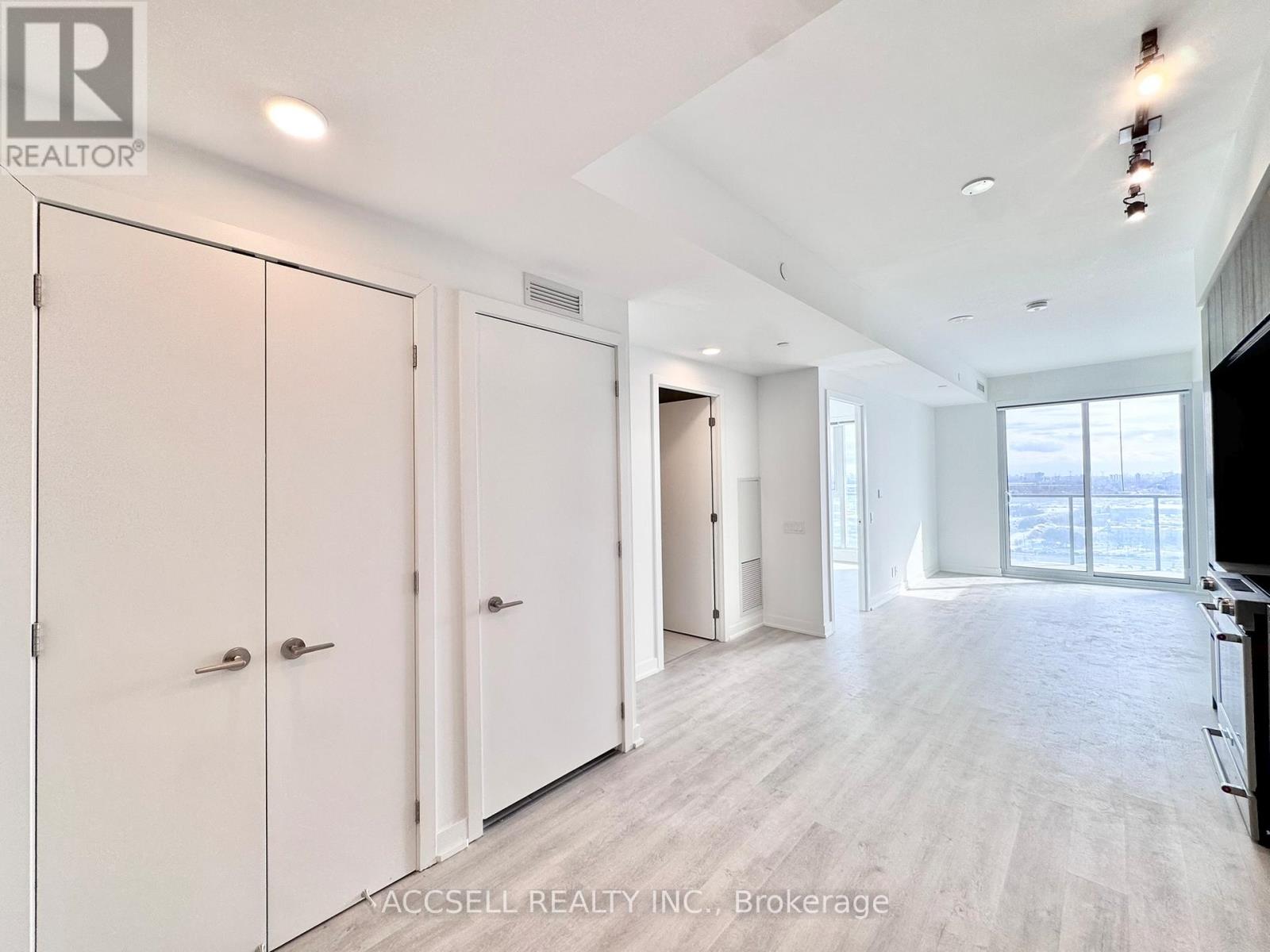 W2805 - 185 Millway Avenue, Vaughan, Ontario  L4K 0L2 - Photo 5 - N12472974