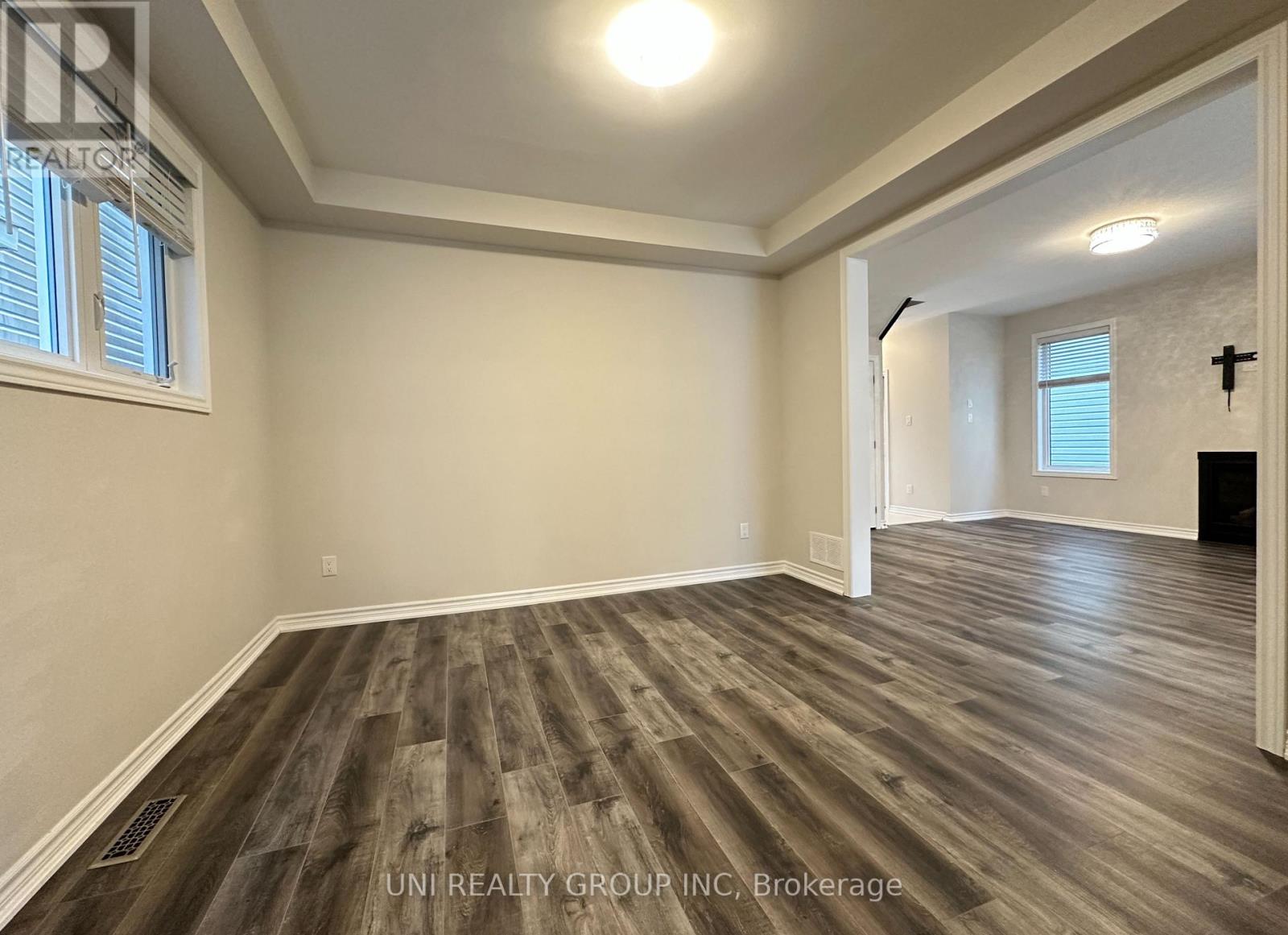 514 Honeylocust Avenue, Ottawa, Ontario  K2V 0K9 - Photo 10 - X12445528