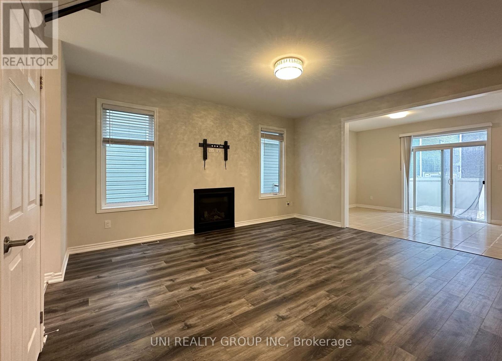 514 Honeylocust Avenue, Ottawa, Ontario  K2V 0K9 - Photo 11 - X12445528