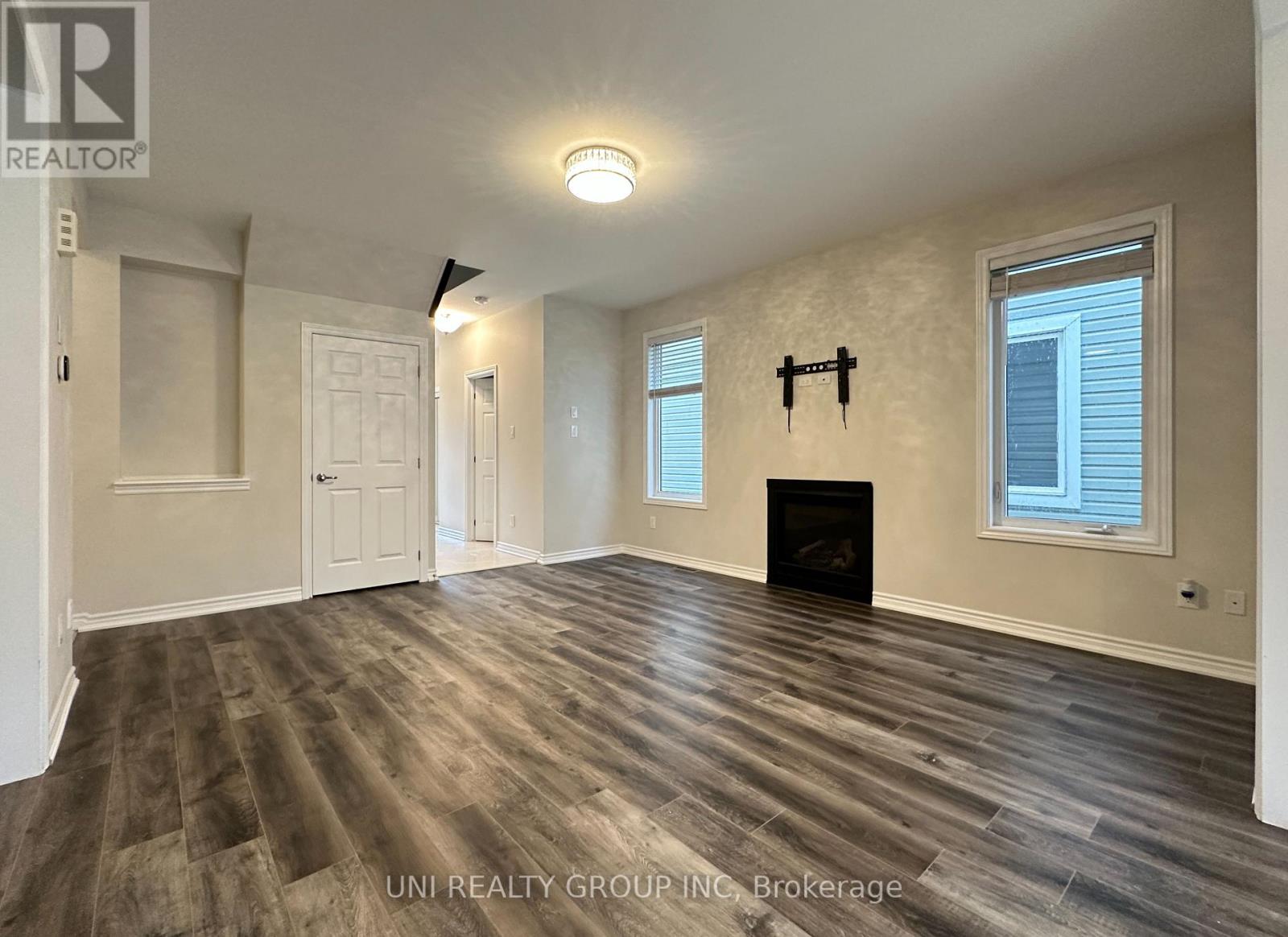 514 Honeylocust Avenue, Ottawa, Ontario  K2V 0K9 - Photo 12 - X12445528