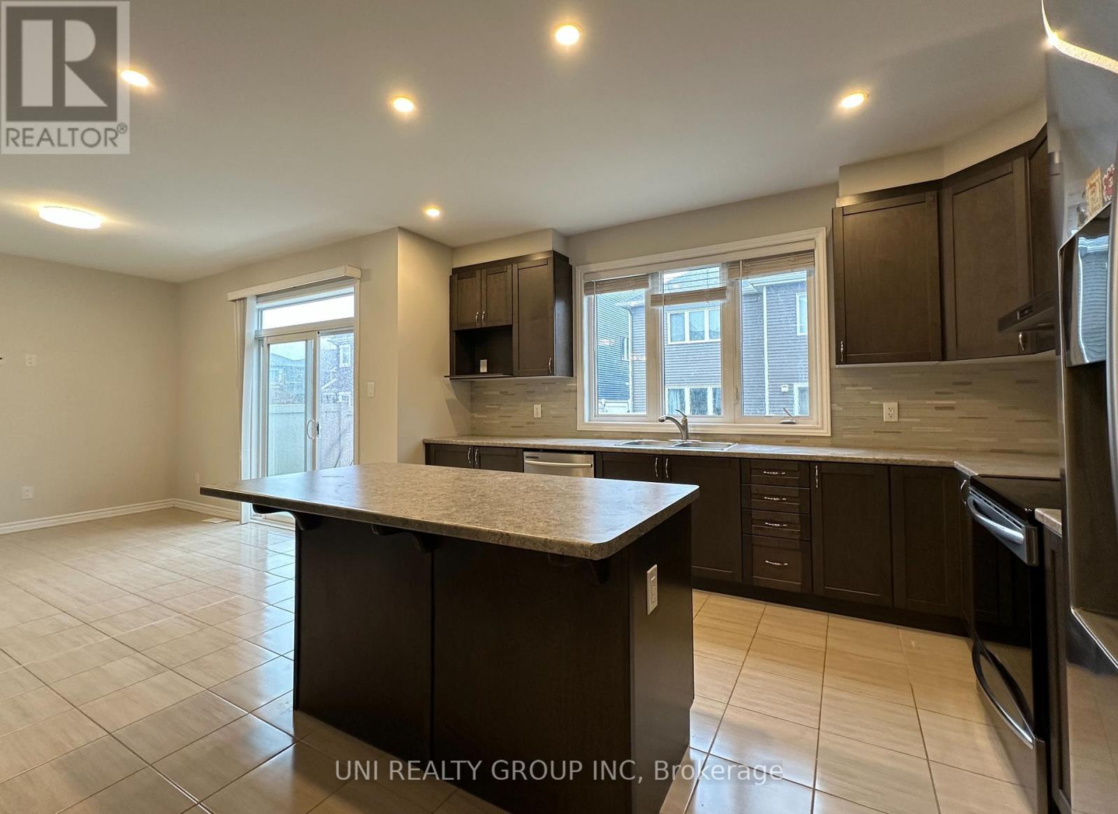 514 Honeylocust Avenue, Ottawa, Ontario  K2V 0K9 - Photo 14 - X12445528