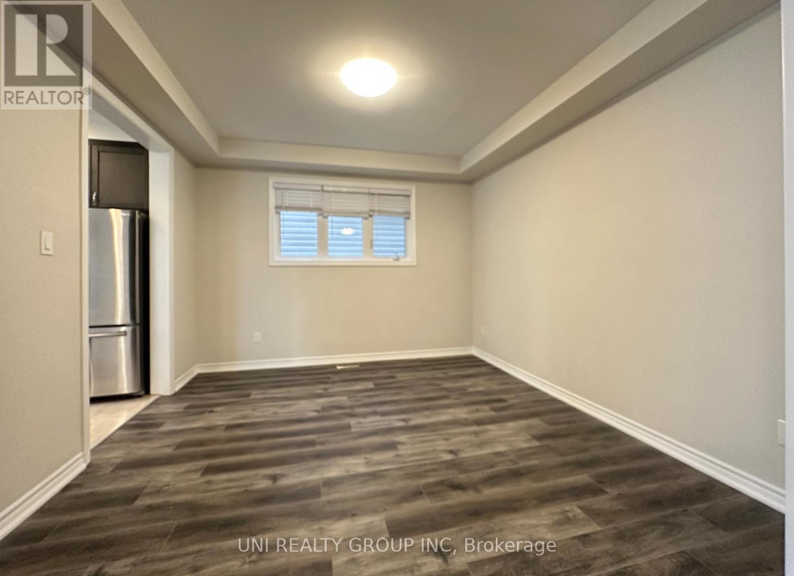 514 Honeylocust Avenue, Ottawa, Ontario  K2V 0K9 - Photo 9 - X12445528