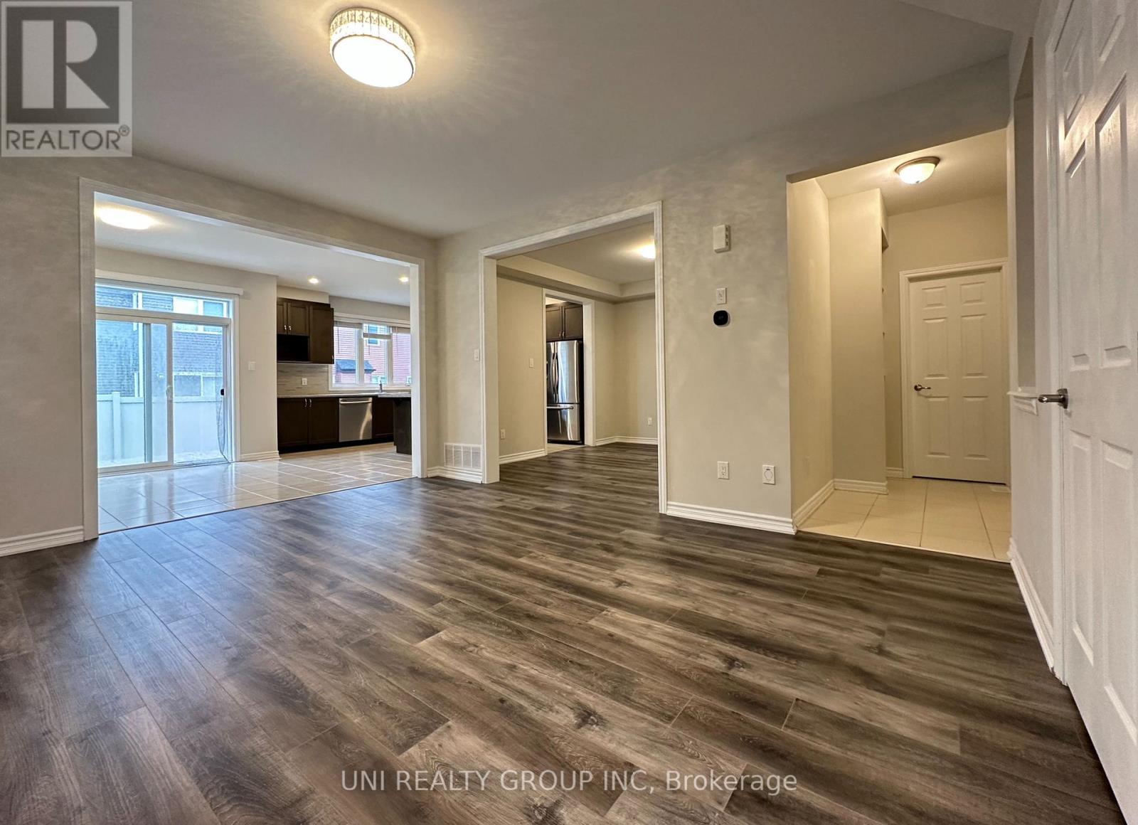 514 Honeylocust Avenue, Ottawa, Ontario  K2V 0K9 - Photo 7 - X12445528