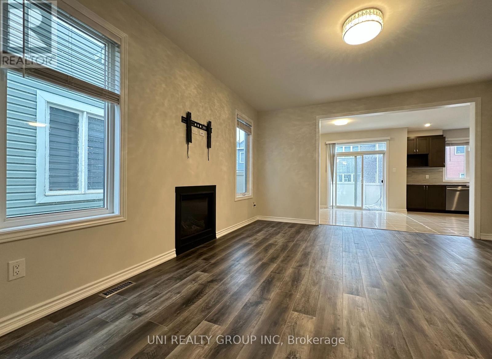 514 Honeylocust Avenue, Ottawa, Ontario  K2V 0K9 - Photo 8 - X12445528