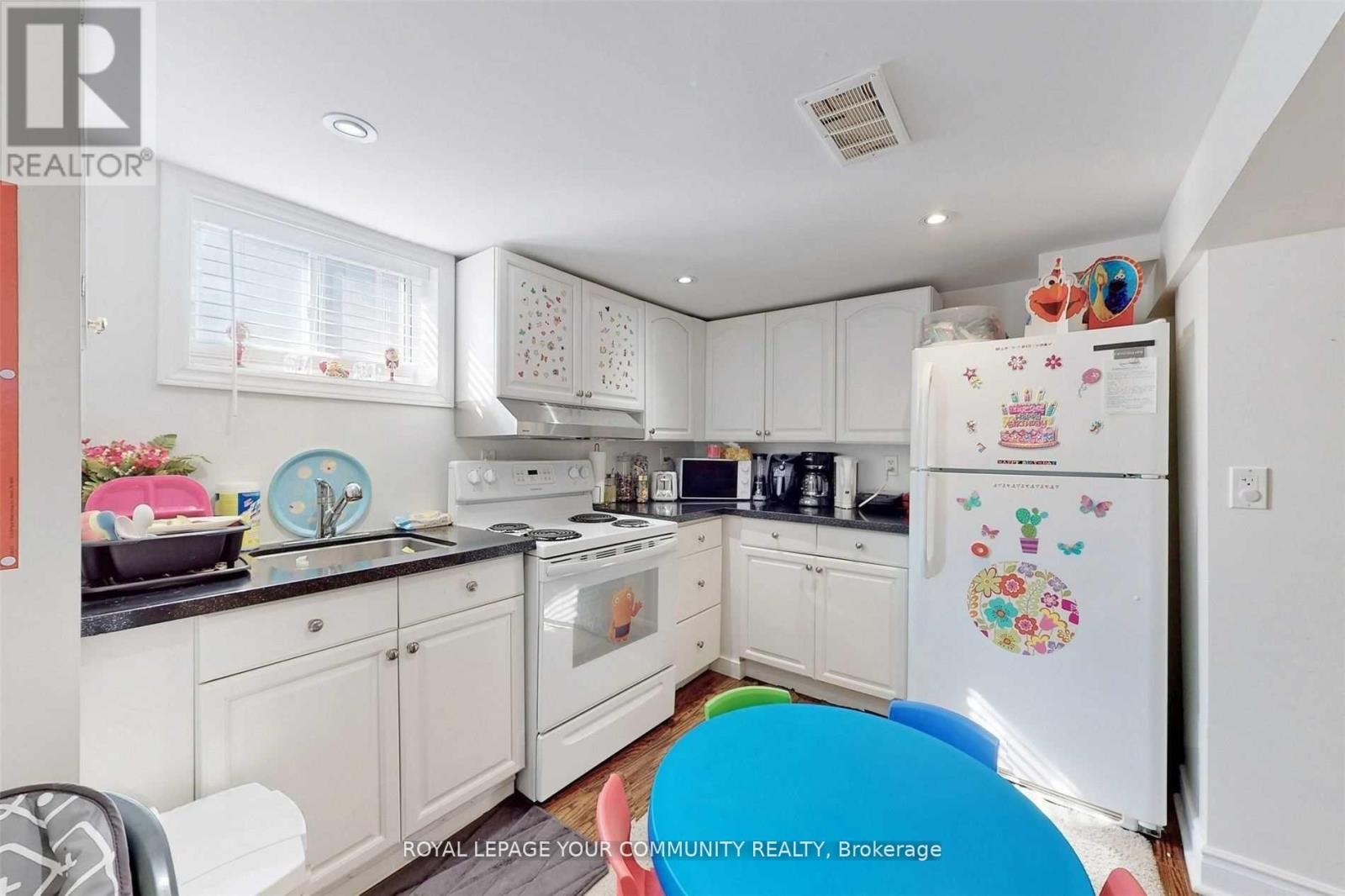 Lower - 93 Septonne Avenue, Newmarket, Ontario  L3Y 2W4 - Photo 5 - N12381645