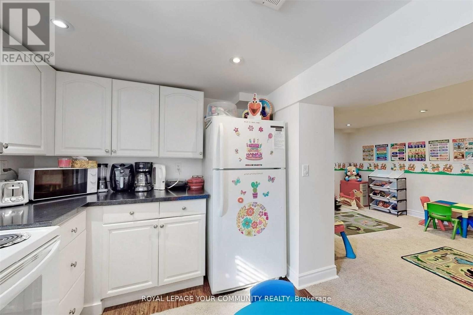 Lower - 93 Septonne Avenue, Newmarket, Ontario  L3Y 2W4 - Photo 6 - N12381645