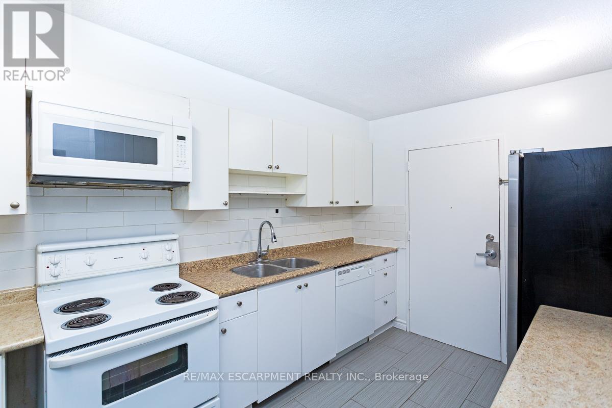 120 - 50 Mississauga Valley Boulevard, Mississauga, Ontario  L5A 3S2 - Photo 12 - W12381594