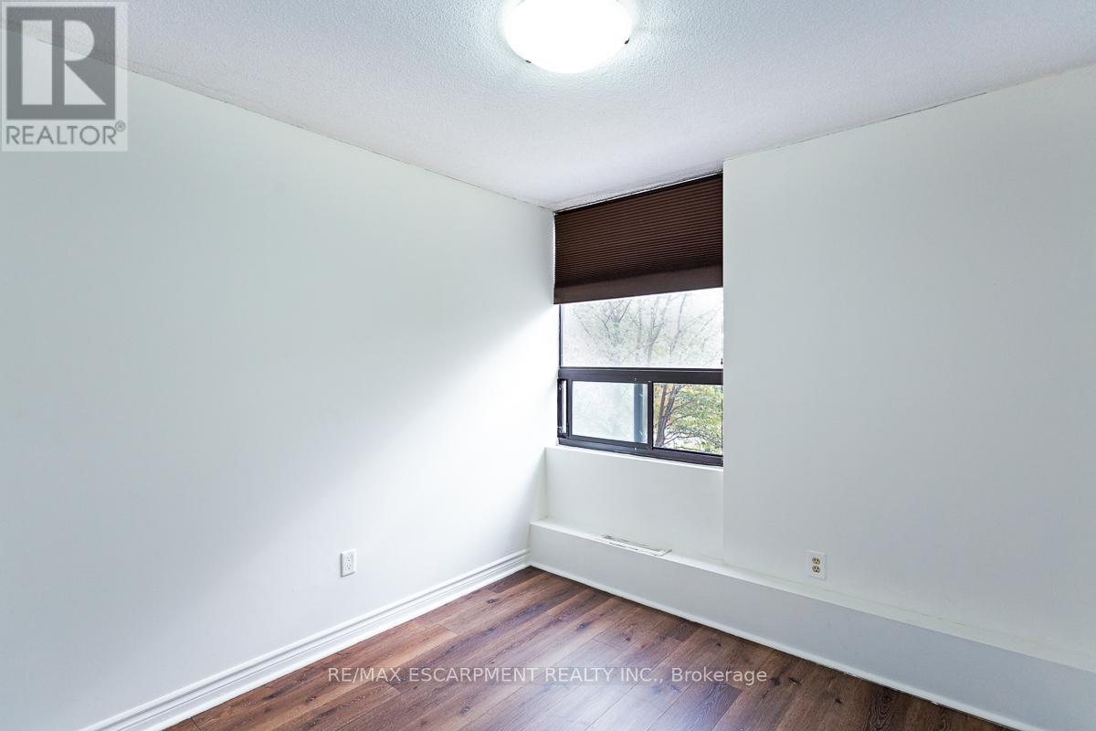 120 - 50 Mississauga Valley Boulevard, Mississauga, Ontario  L5A 3S2 - Photo 17 - W12381594