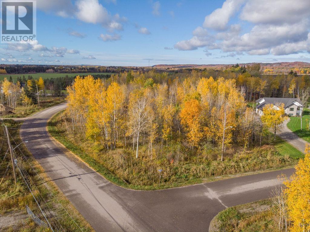 82 Sunset Dr, Sault Ste. Marie, Ontario  P6C 6G4 - Photo 2 - SM253032