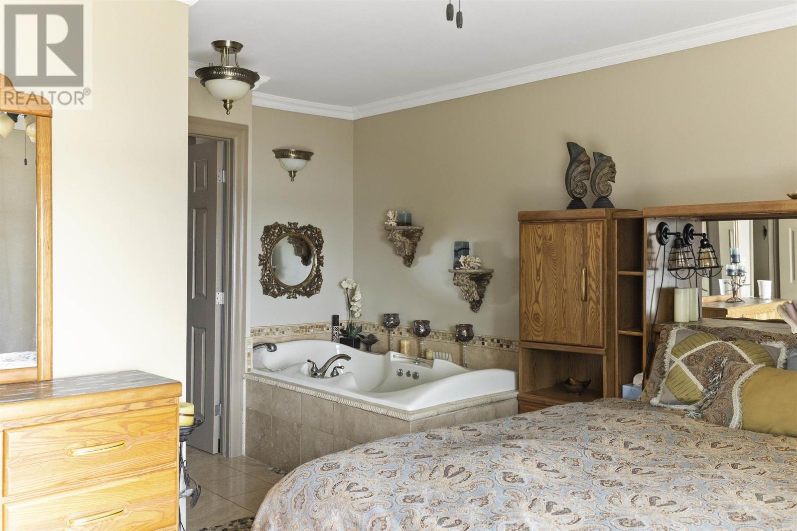 1777 Queen St E, Sault Ste. Marie, Ontario  P6A 2G8 - Photo 25 - SM253035