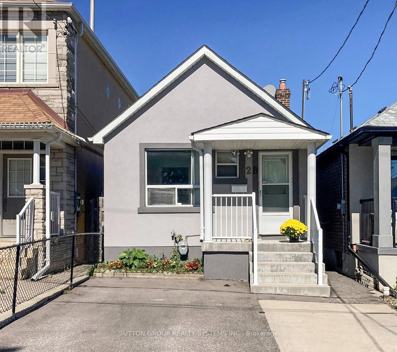 128 Northland Avenue, Toronto, Ontario  M6N 2E2 - Photo 1 - W12471197
