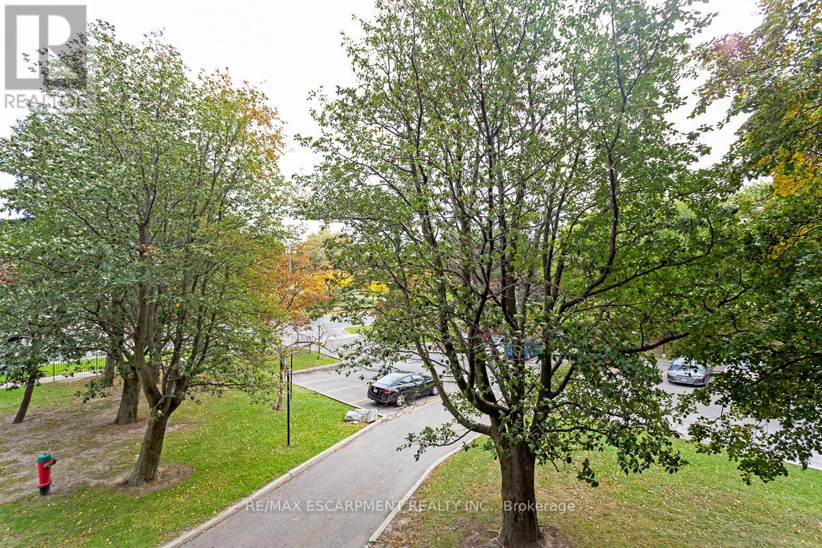 120 - 50 Mississauga Valley Boulevard, Mississauga, Ontario  L5A 3S2 - Photo 27 - W12381594
