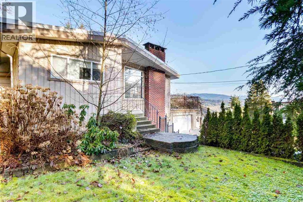 1940 St Johns Street, Port Moody, British Columbia  V3H 1Z9 - Photo 12 - R3059911