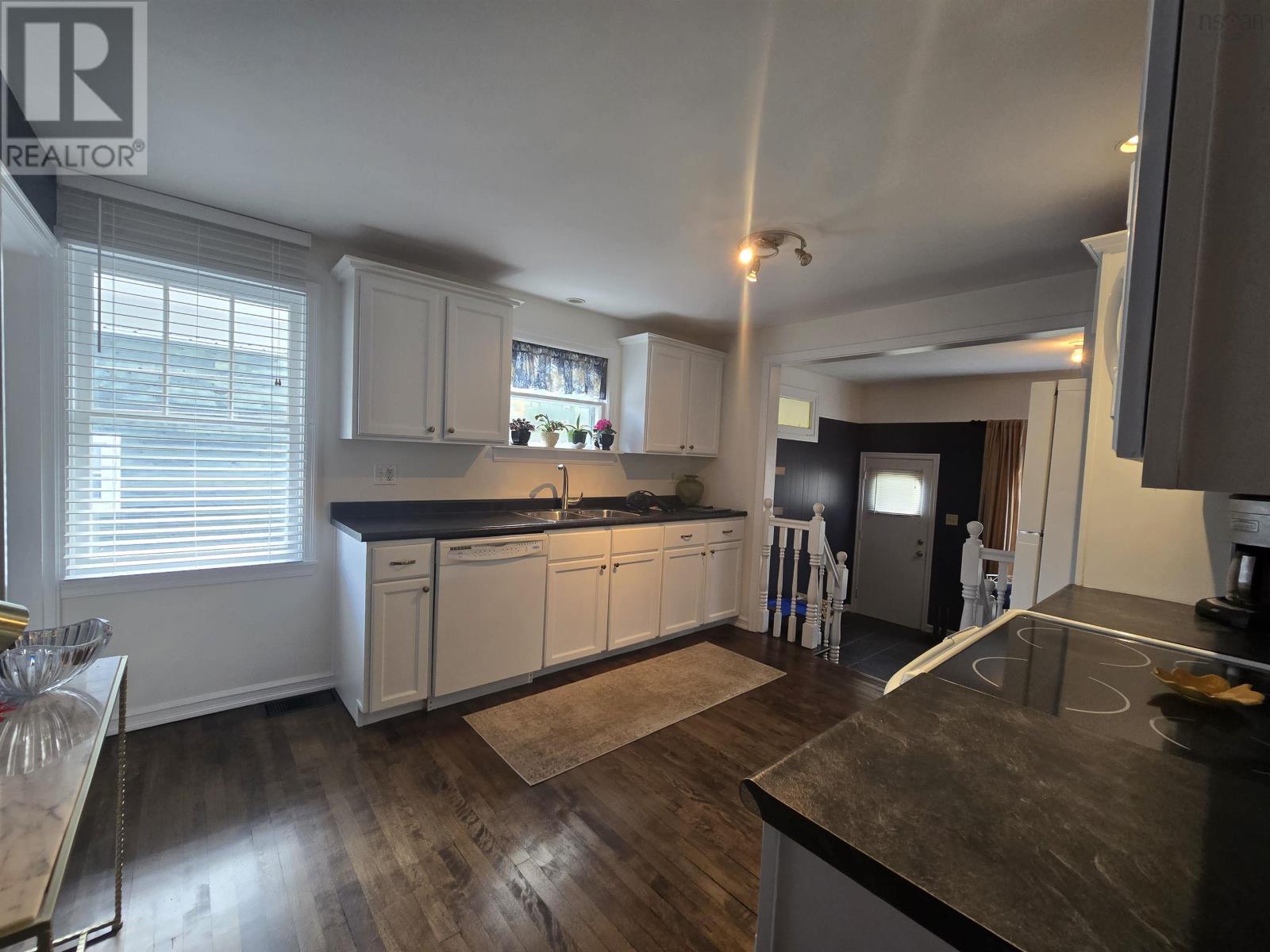 24 Prince Street, Bridgewater, Nova Scotia  B4V 1C6 - Photo 18 - 202526028