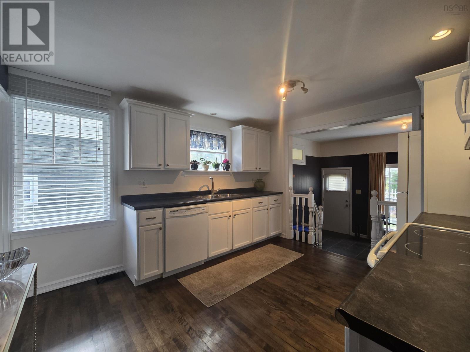 24 Prince Street, Bridgewater, Nova Scotia  B4V 1C6 - Photo 17 - 202526028