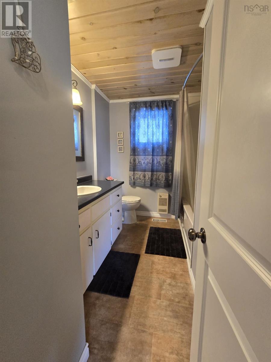 24 Prince Street, Bridgewater, Nova Scotia  B4V 1C6 - Photo 25 - 202526028