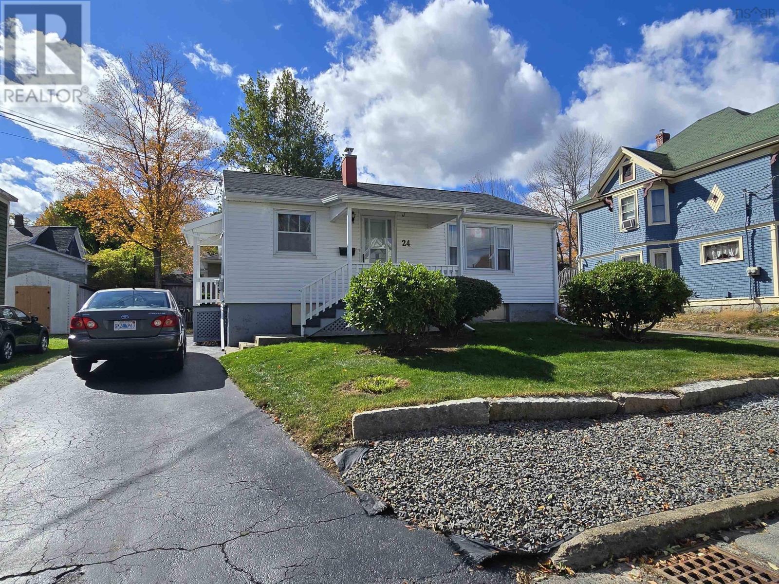 24 Prince Street, Bridgewater, Nova Scotia  B4V 1C6 - Photo 5 - 202526028