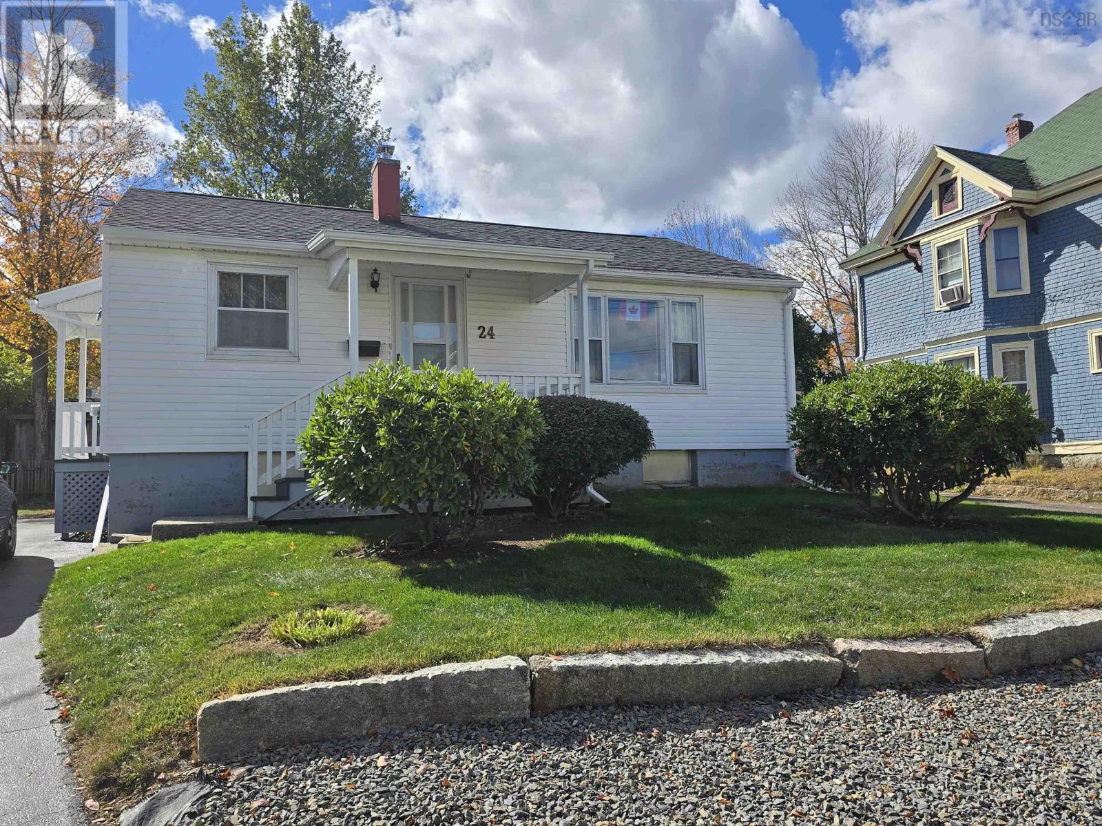 24 Prince Street, Bridgewater, Nova Scotia  B4V 1C6 - Photo 6 - 202526028