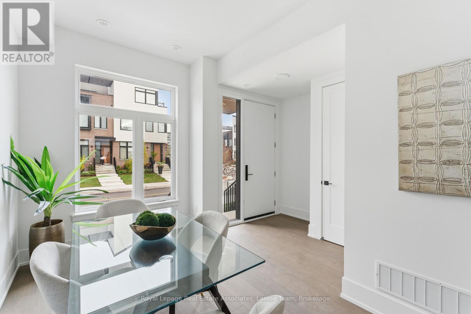 44 - 30 Lou Parsons Way, Mississauga, Ontario  L5H 0B2 - Photo 5 - W12474171