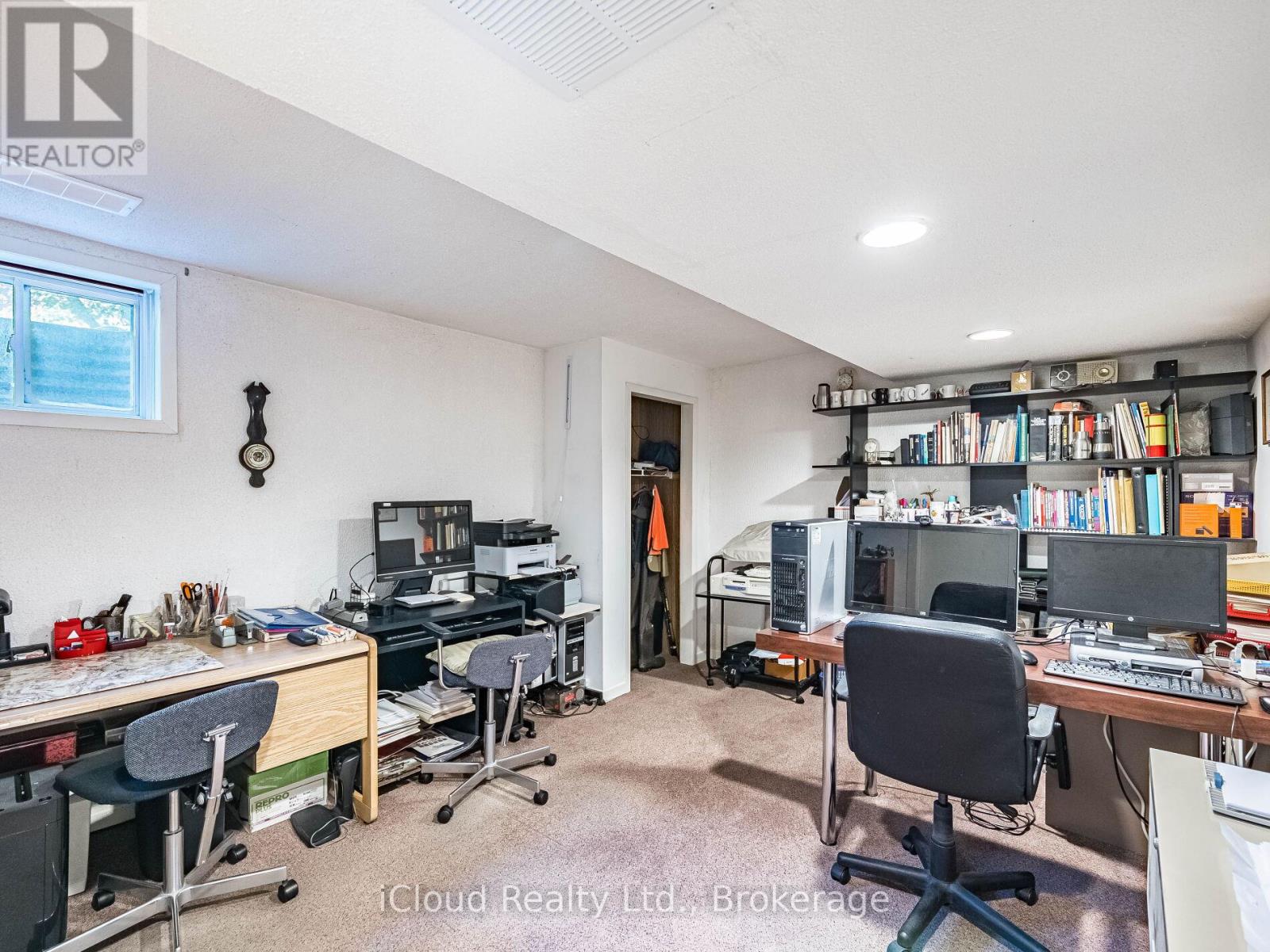 1529 Ballyclare Drive, Mississauga, Ontario  L5C 1J4 - Photo 42 - W12474197